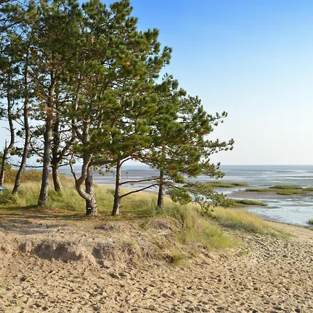 5 Bedroom Pet Friendly In