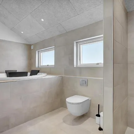 Holiday home 5 Bedroom Pet Friendly In Romo *