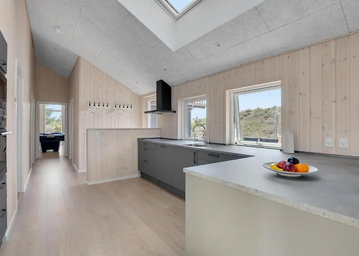 5 Bedroom Pet Friendly In Semesterbostad Romo