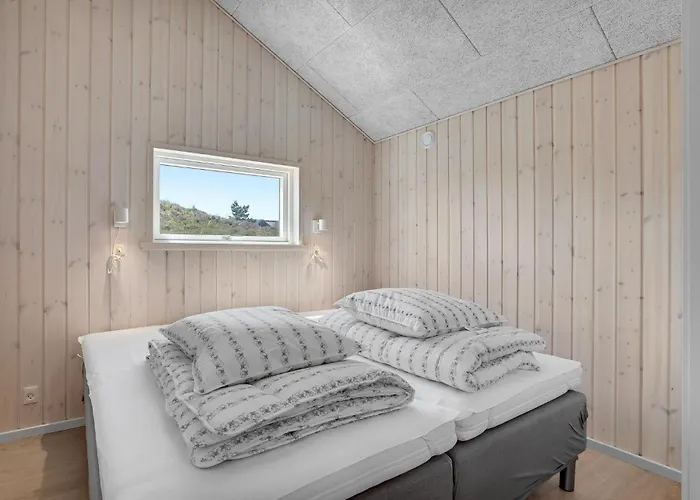 Semesterbostad 5 Bedroom Pet Friendly In